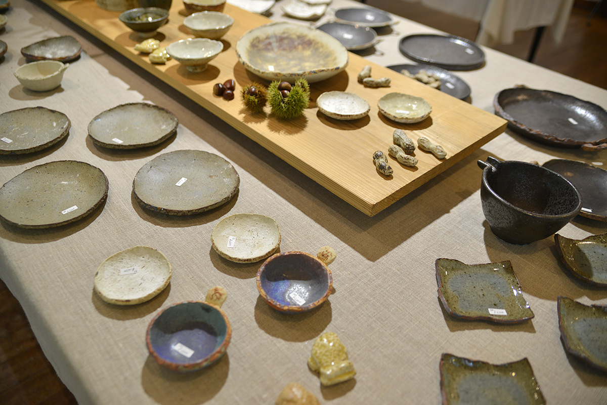 絵画と陶器の二人展 若菜由三香・邦子 - 八ヶ岳倶楽部